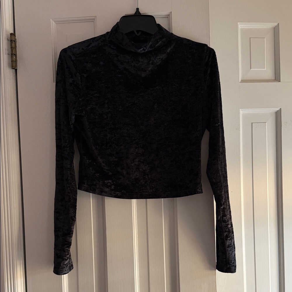 lululemon athletica Black Velvet Crop Top